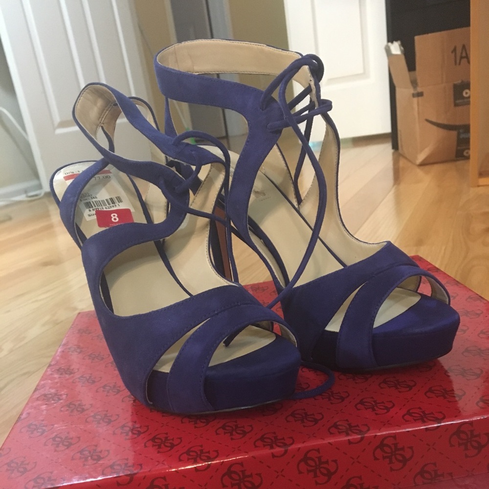 Guess Heels - Picture 2 of 3